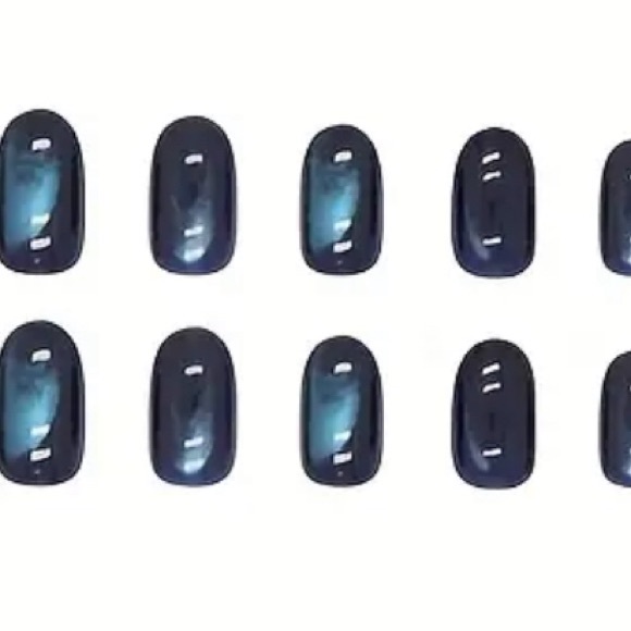(SOLD) Almond Shaped Press on Nails Cat Eye Medium False Nails w/ Shades Of Blue - Picture 2 of 4